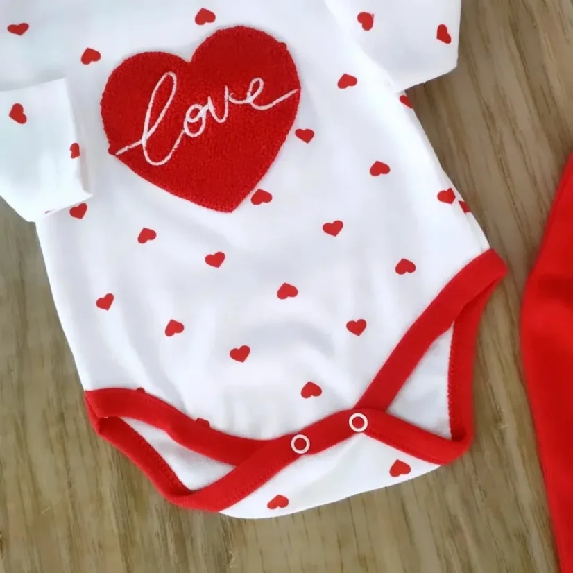 3dílná dětská souprava Heart– body, kalhoty a čelenka