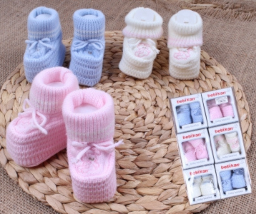 Botosei crosetati pentru bebelusi Iepuras alb-roz