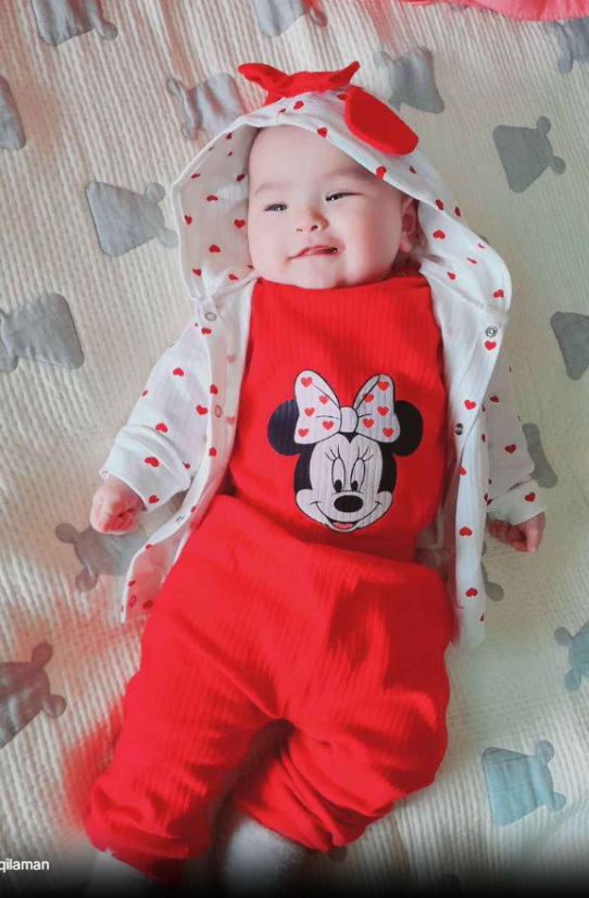Completo per bambina – body, felpa con cappuccio e pantaloni Minnie