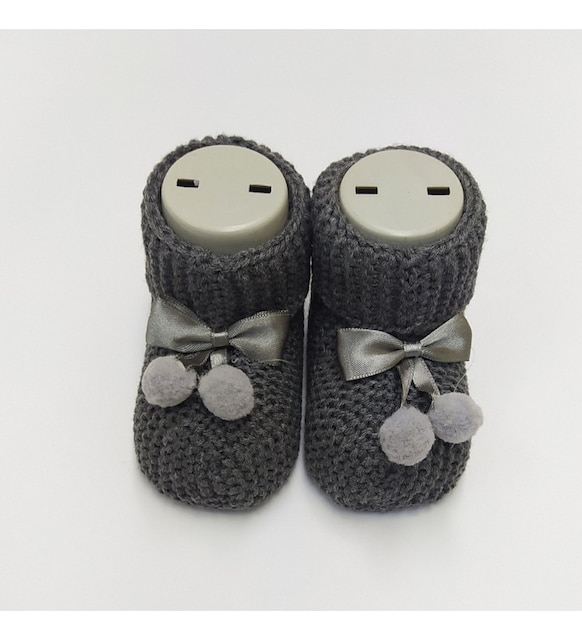 Stivali con pompon per neonati grigio
