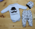 set 3 piese pentru bebeluși-body-panataloni cu boteșei-căciulă Gentleman