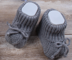 Scarpine grigio per neonati all’uncinetto