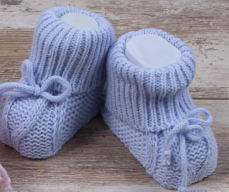 Scarpine blu per neonati all’uncinetto
